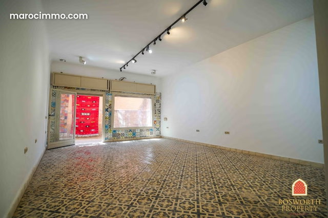Espace Commercial Fabuleux à Vendre dans la Médina — 5