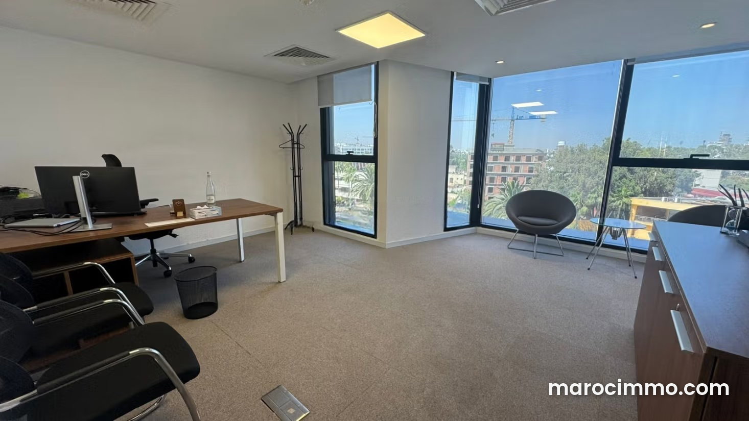 Bureau 322 m² avec terrasse 97 m², Oasis, Casablanca — Casablanca