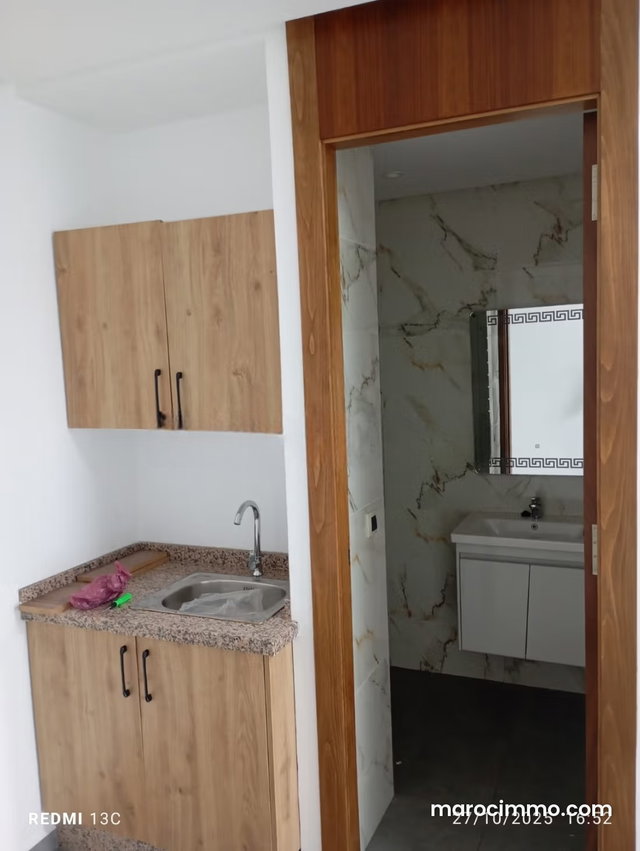 Bureau vide de 45m² au quartier Laymoun — 2
