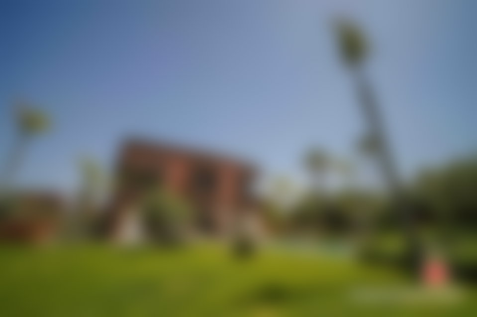 فيلا فاخرة للبيع بطريق أميزميز في مراكش