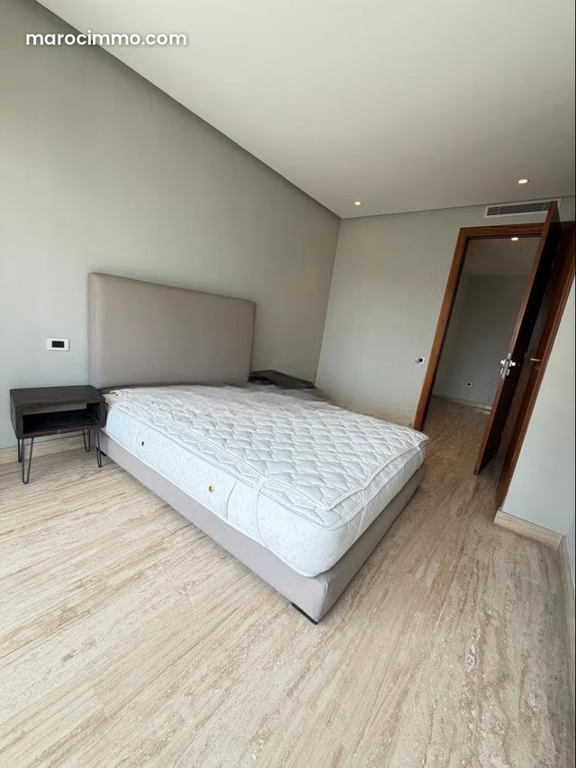 Superbe appartement à louer à Anfa. 3 belles chambres. Meublé — 5