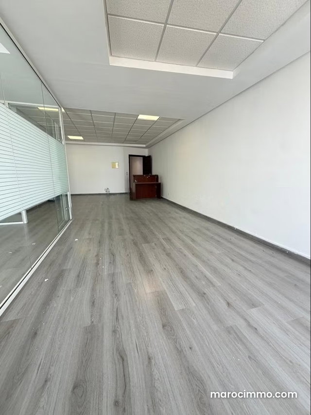 Office for Rent in Anfa. 61 m² Surface. Elevator and Parking — 5