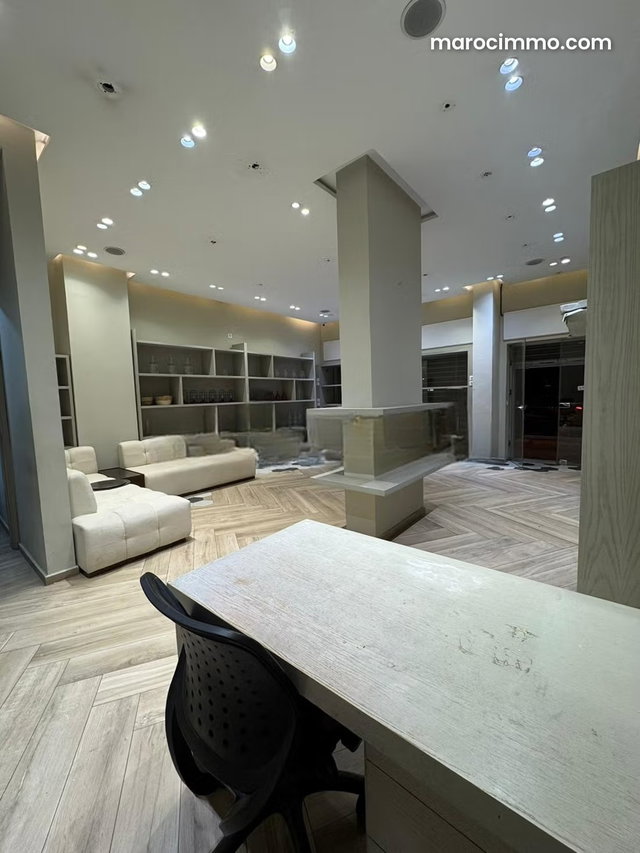 Local commercial en location renover — 4
