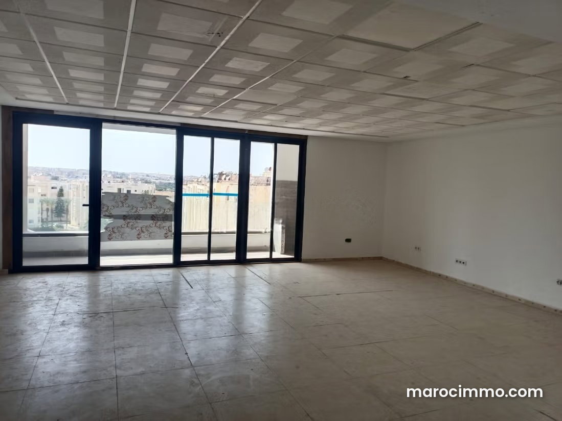 Office with terrace for rent in Sidi Maarouf, Casablanca — Casablanca