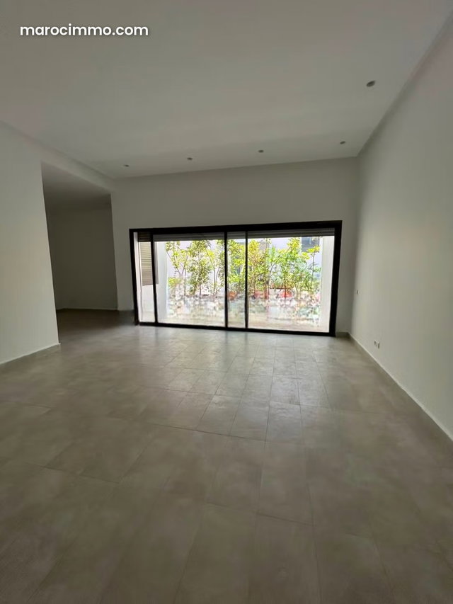 Rent this apartment in EL MENZEH. 2 comfortable rooms. Concierge service, beautiful pool — 4