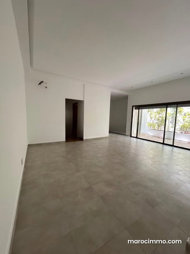 Rent this apartment in EL MENZEH. 2 comfortable rooms. Concierge service, beautiful pool — 5