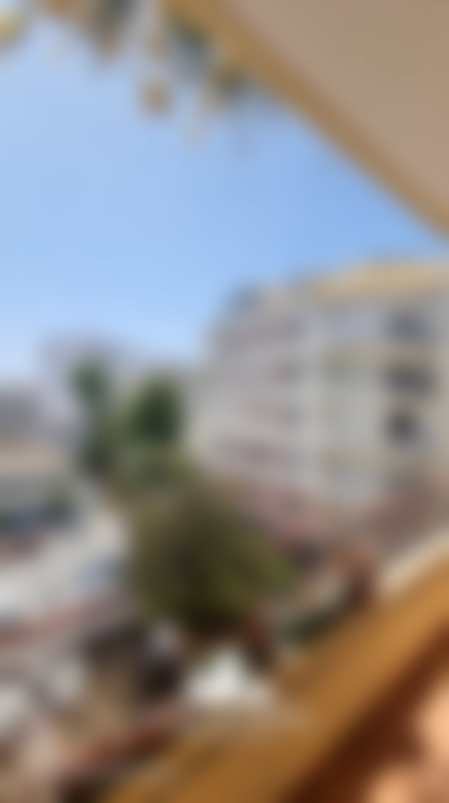 شقة رحبة مع شرفة ومدفأة في قلب طنجة — 2