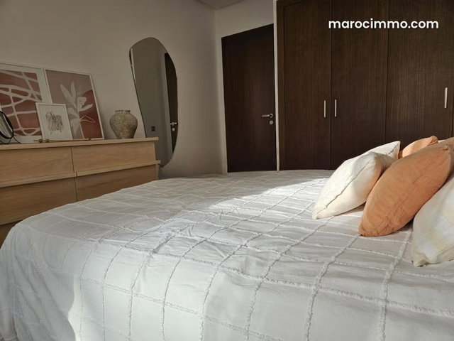 Très bel appartement meublé en location à Souissi dans une résidence fermée avec piscine — 4