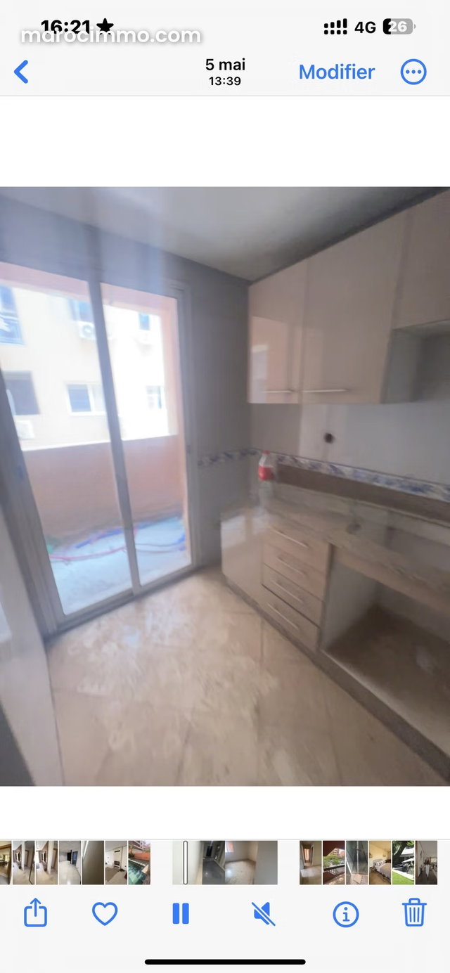 Appartement 3 chambres à vendre à Hivernage. Surface totale 128 m². Vue sur les montagnes — 4