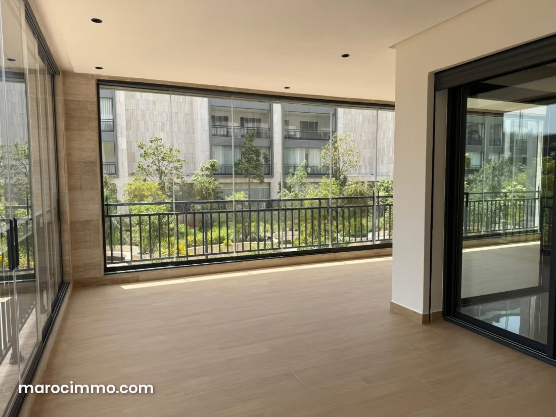 188 m² Apartment with Pool and Garden, Souissi, Rabat — Rabat
