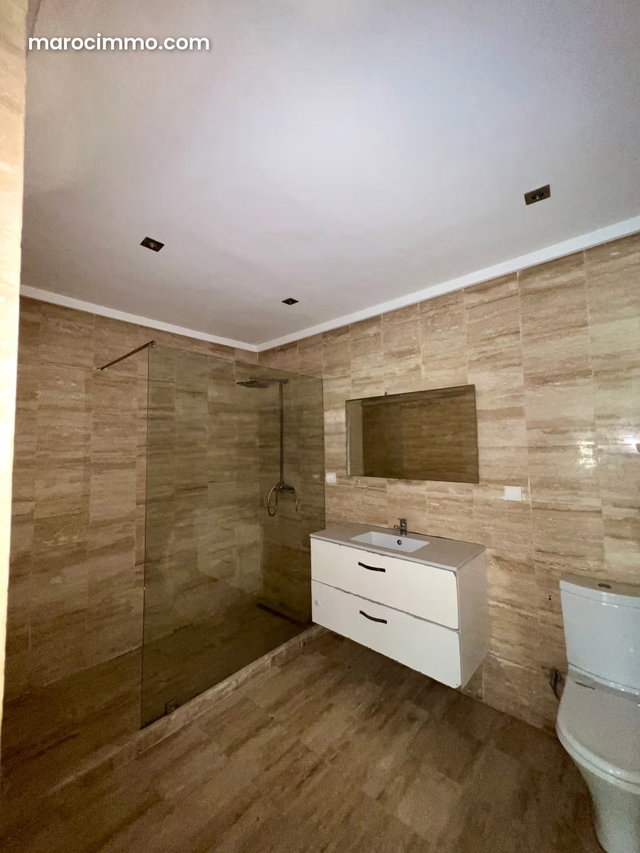 Appartement en location à Riyad. Superficie 120 m². Ascenseur et stationnement — 5