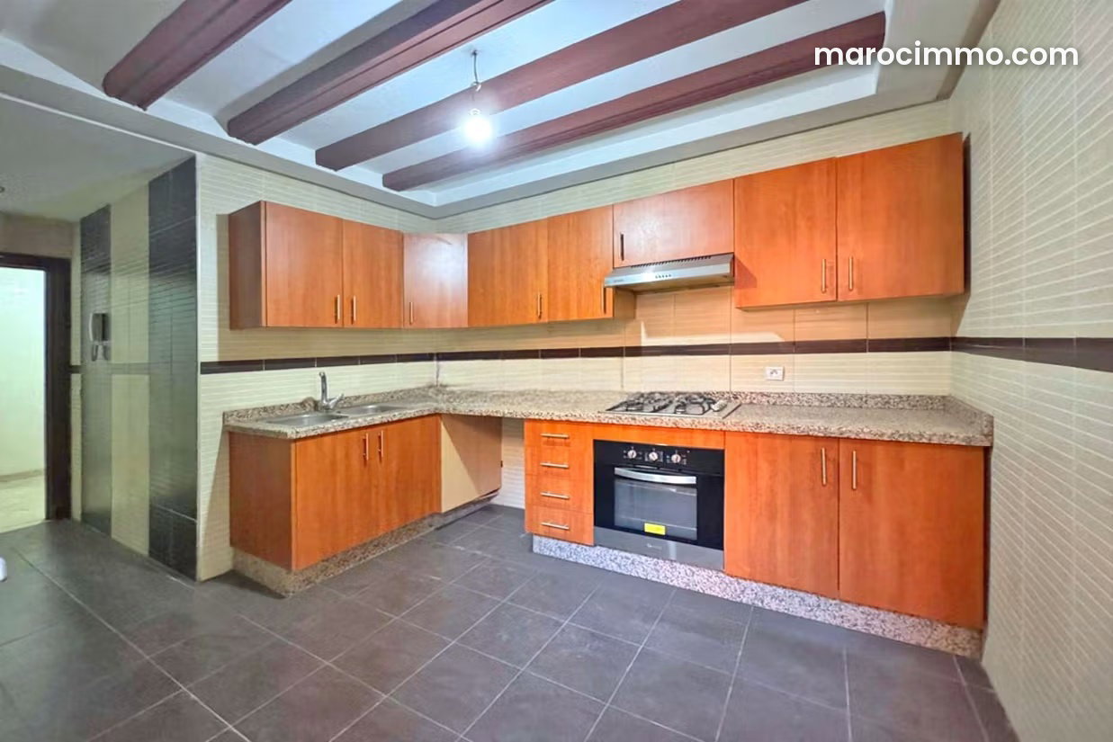 3-Bedroom Apartment with Terrace in Victor Hugo, Marrakech — Marrakesh