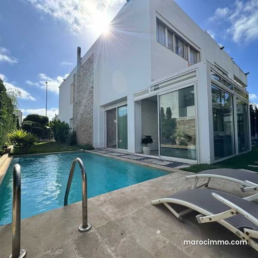 4-Bedroom Villa with Garden for Sale in Dar Bouazza — Dar Bouazza