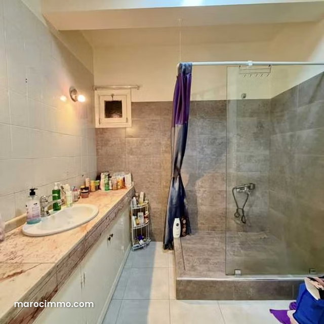 Appartement à Vendre de 173.0 m² à Casablanca, Hopitaux — 2