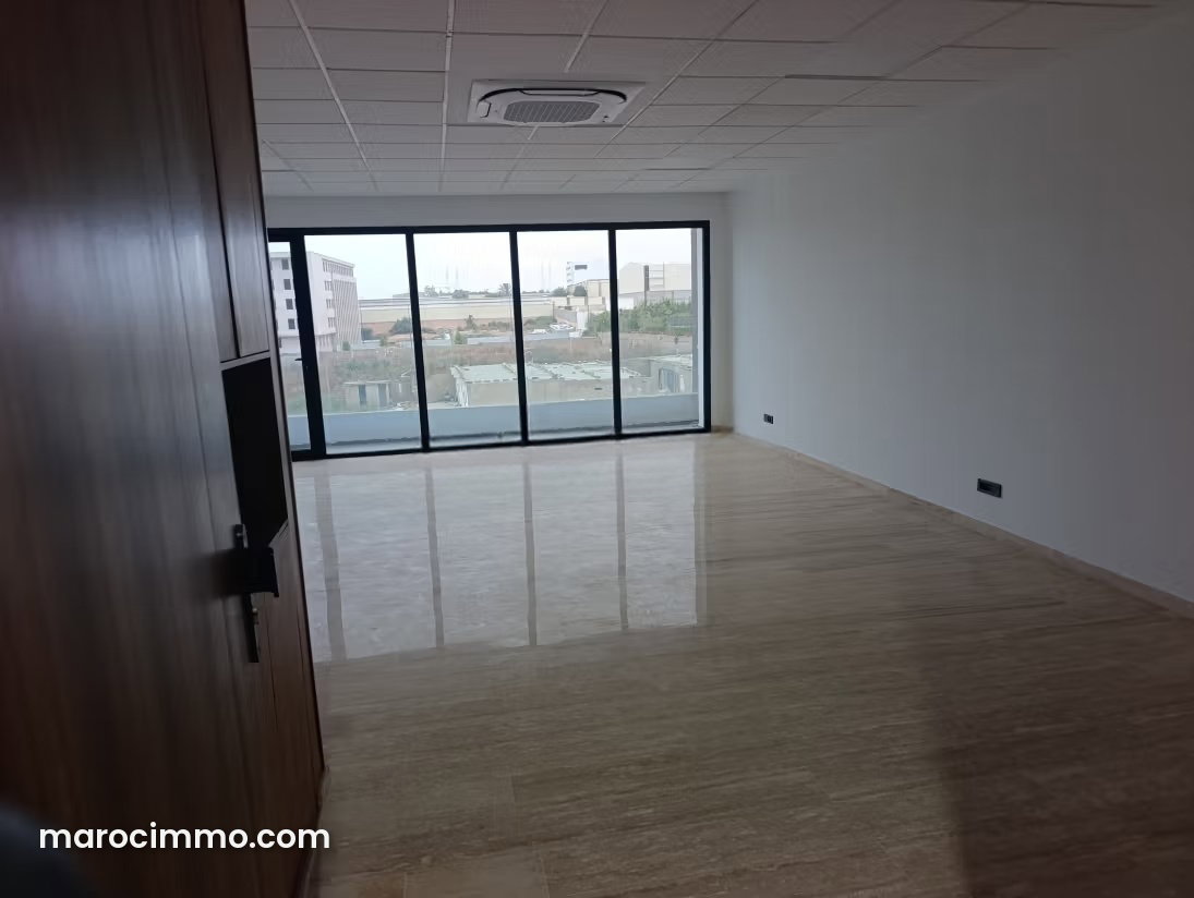 Recent 64 m² Office with Terrace, Almaz, Casablanca — Casablanca