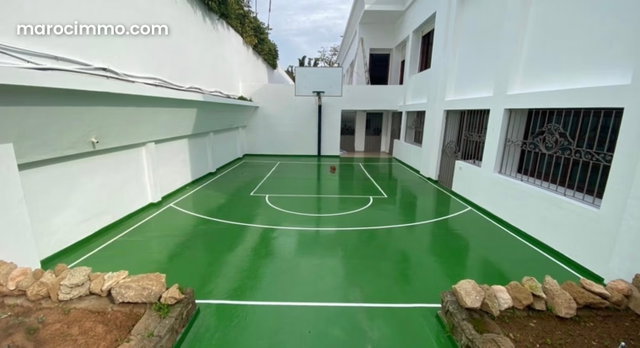 Luxury Villa for Rent in Souissi. 7 Bedrooms. Garden and Terrace — 2