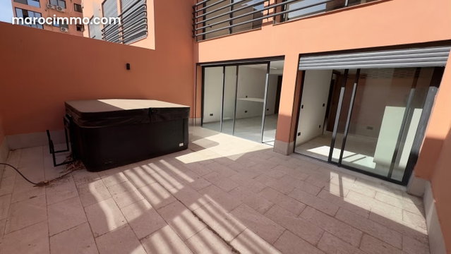 Location appartement duplex Gueliz Victor Hugo vide piscine collective — 2