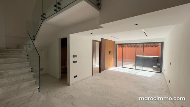 Location appartement duplex Gueliz Victor Hugo vide piscine collective — Marrakech