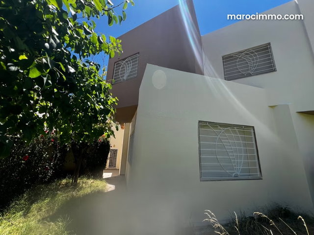 EXCLUSIVITÉ: Villa d'Exception de 400 m² à Vendre – 2 Façades — 2