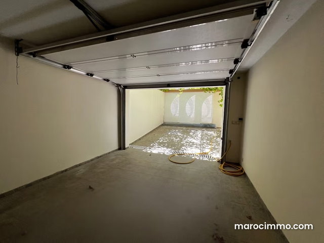 EXCLUSIVITÉ: Villa d'Exception de 400 m² à Vendre – 2 Façades — 5