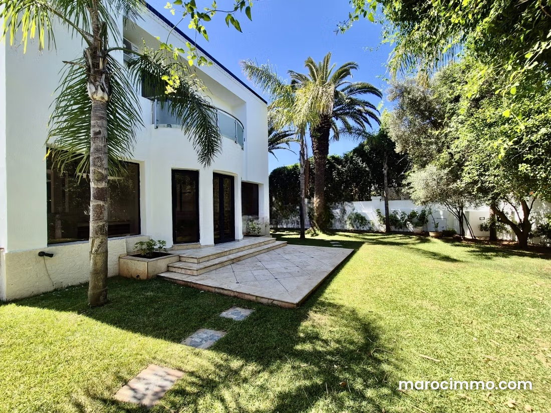 Villa 650 m² avec piscine et jardin, El Manar El Hank, Casablanca — Casablanca