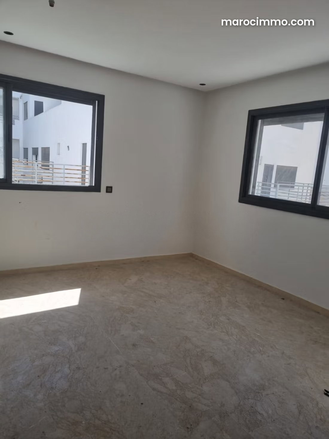 Studio lumineux avec terrasse, Quartier des Hôpitaux, Casablanca — Casablanca