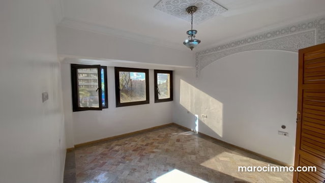 Superbe appartement à louer à Boulevard Med 6. Surface totale 170 m². Service de concierge et climatisation — 4