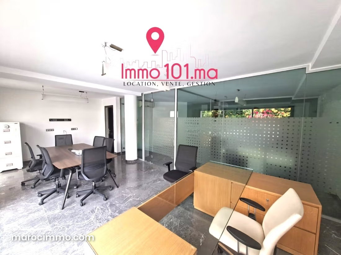 72 m² Office on the Ground Floor, Souissi, Rabat — Rabat