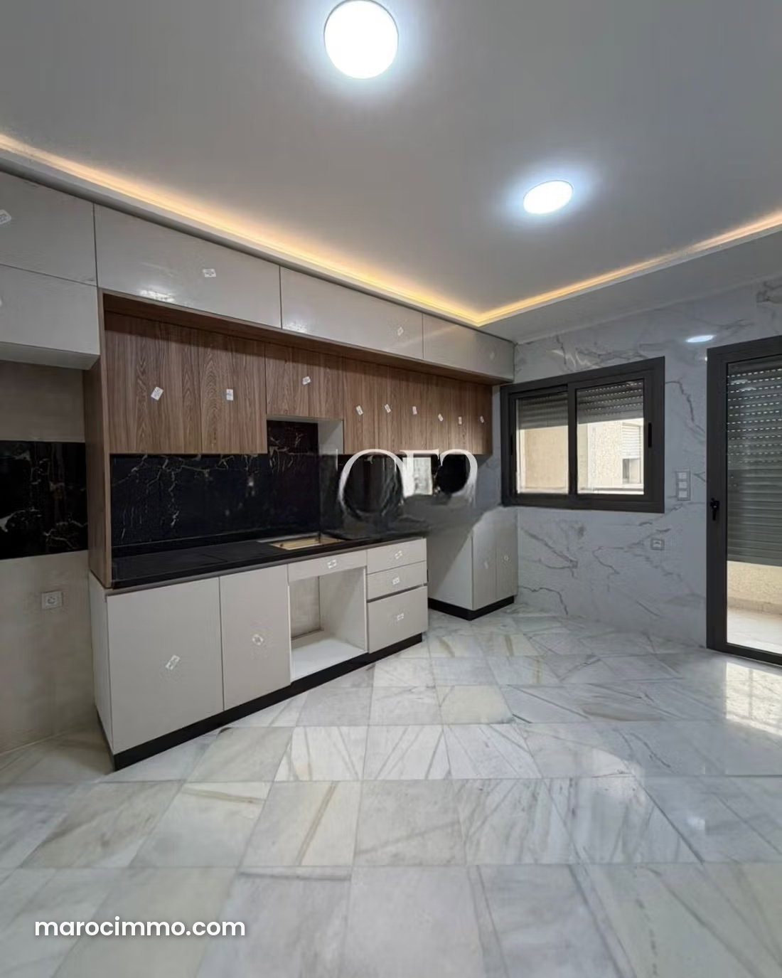 4-Room Apartment with Terrace and Mountain Views in Tangier — Tangier