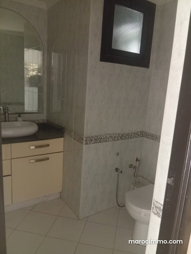 Louez cet appartement à Riyad. Surface de 160 m². Cheminée et climatisation — 2