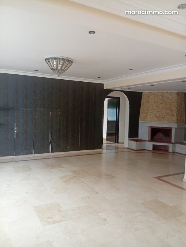 Louez cet appartement à Riyad. Surface de 160 m². Cheminée et climatisation — 4
