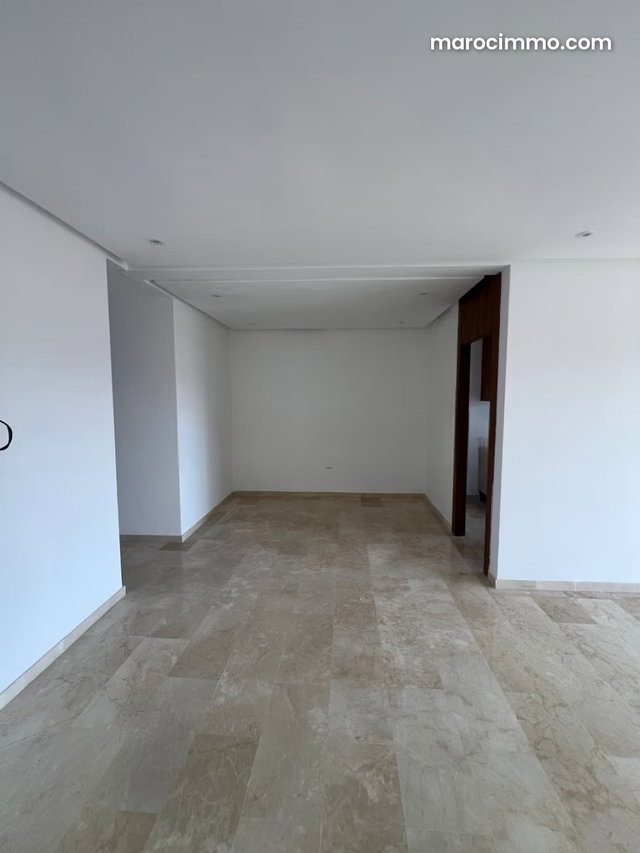 Appartement non meublé Location longue durée V H — 4
