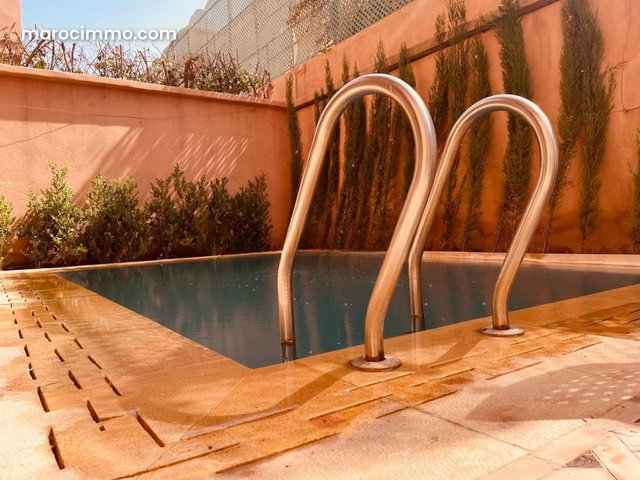 À louer: villa meublée avec 5 chambres, piscine et terrasse — 5