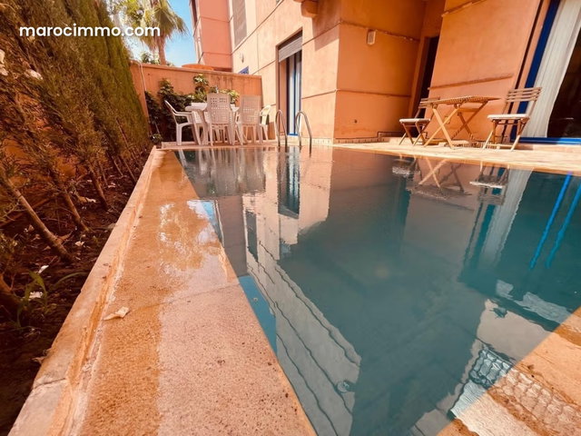 À louer: villa meublée avec 5 chambres, piscine et terrasse — 4