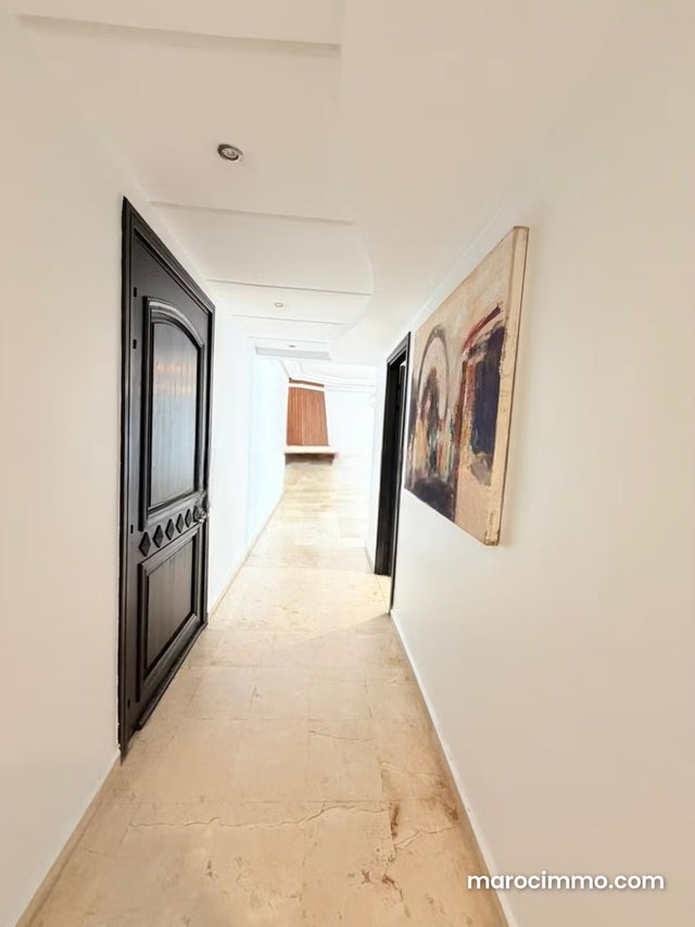 Apartment for Rent in Les Princesses. 3 Comfortable Bedrooms. Secure Door and Central Heating — 3