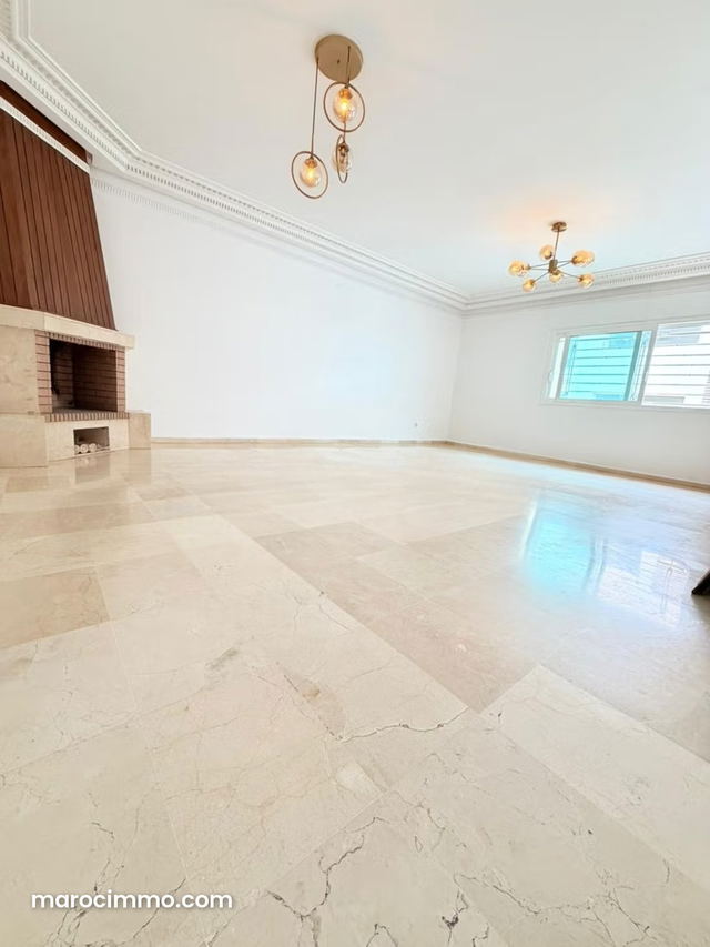 Appartement en location à Les princesses. 3 chambres agréables. Porte sécurisée et chauffage central — الدار البيضاء
