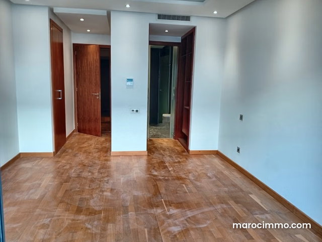 Rent this apartment in Hay Arraha Farm Bretonne. 123 m². Secure door and central heating — 5
