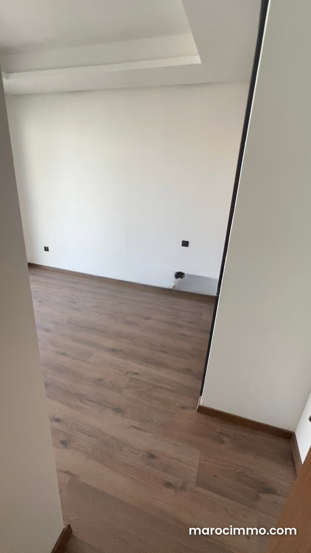 Apartment for rent in Casablanca Finance City. 165 m². Keyed entrance and central heating — 4