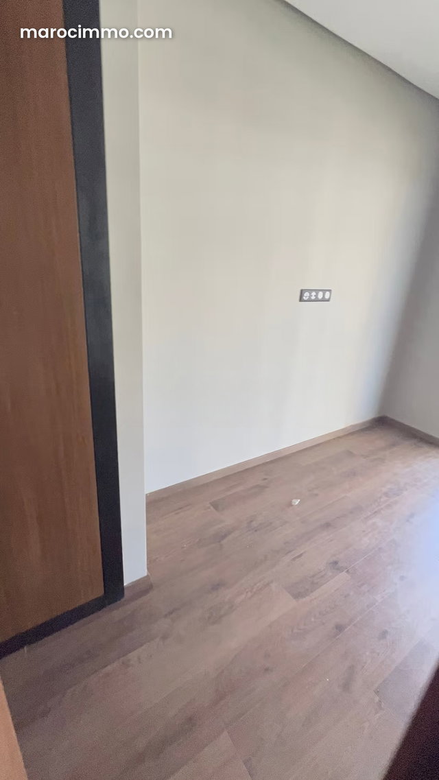 Apartment for rent in Casablanca Finance City. 165 m². Keyed entrance and central heating — 5