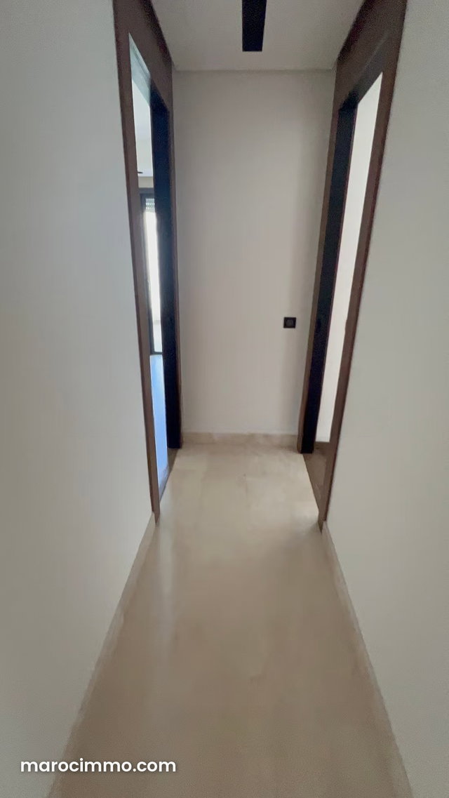 Apartment for rent in Casablanca Finance City. 165 m². Keyed entrance and central heating — 3