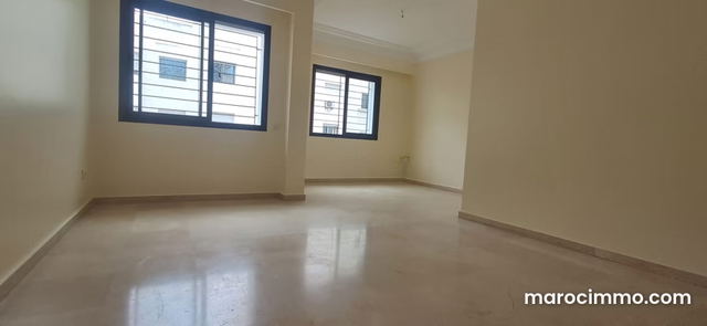Appartement 3 chamb salon résidence fermée sur Racine — Casablanca