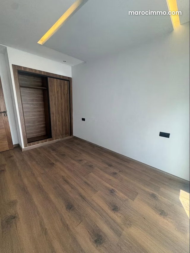 Vente d'un bel appartement à Palmier. Superficie 65 m². Porte blindée, sécurité — 2