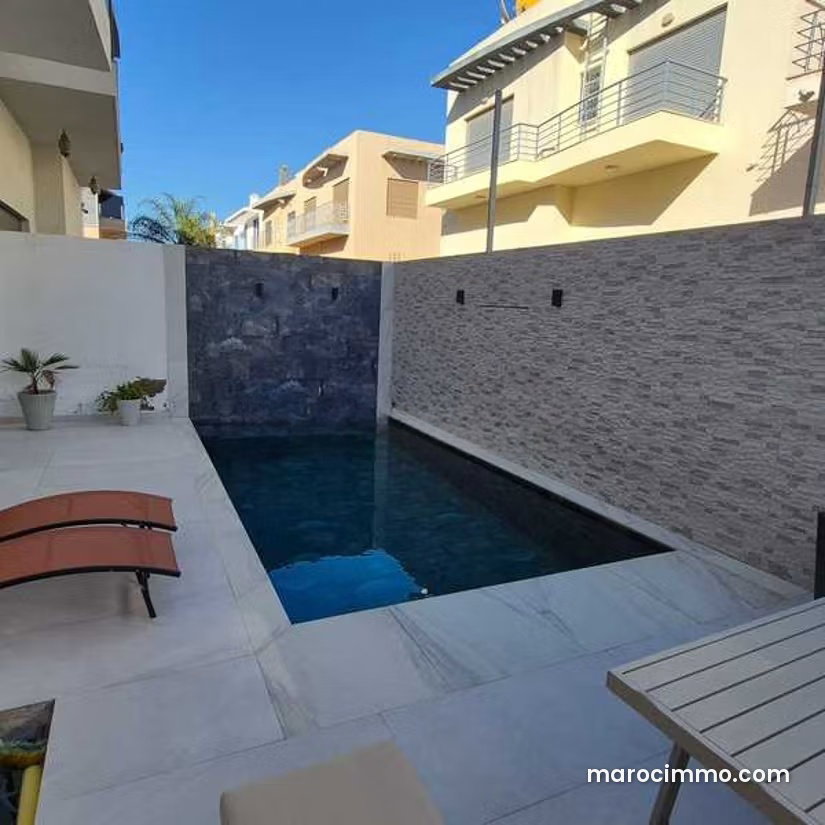 Villa familiale à vendre à Bouskoura centre — Bouskoura