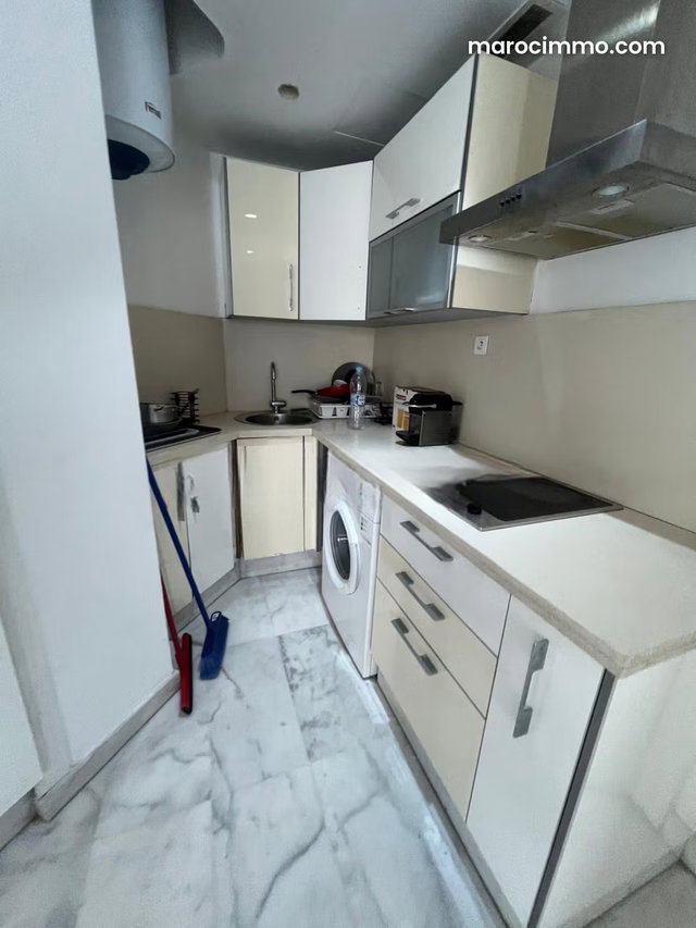 Apartment for rent in Triangle d'Or. 1 bedroom with ground floor balcony. — 2