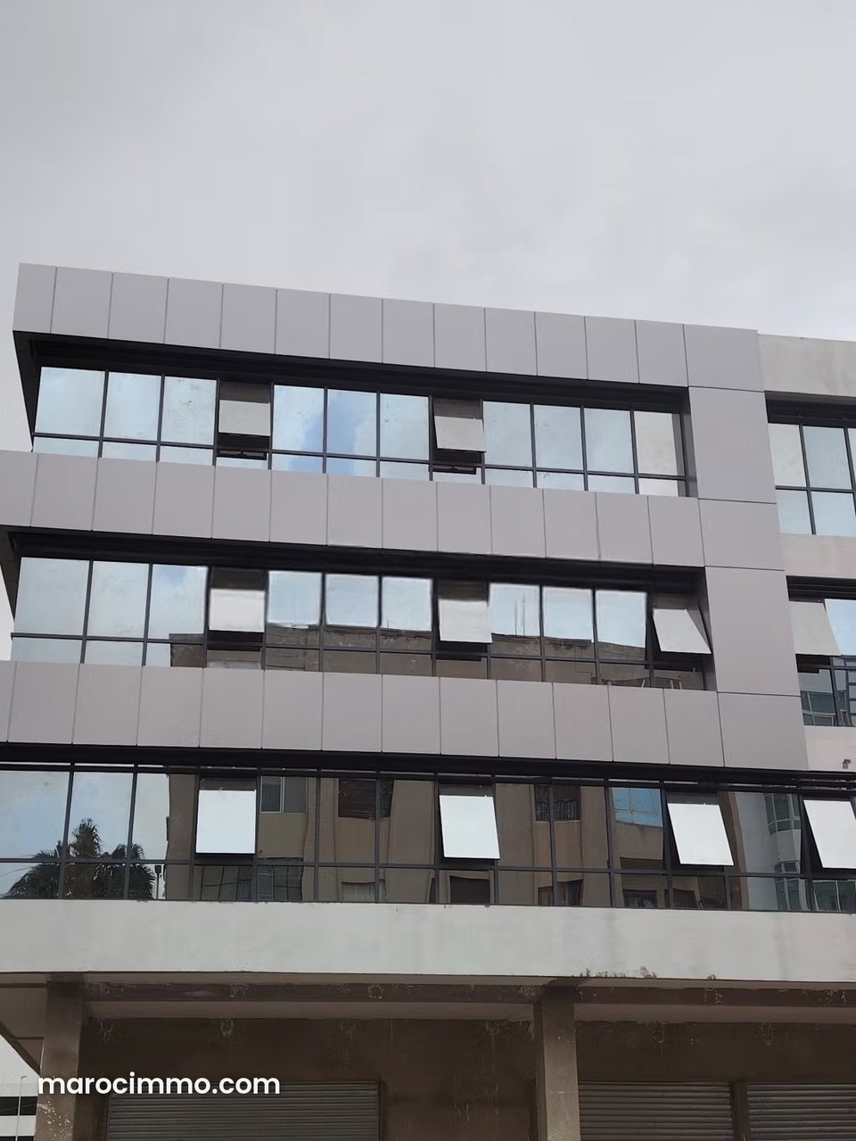Bureaux haut standing en face de hay riad