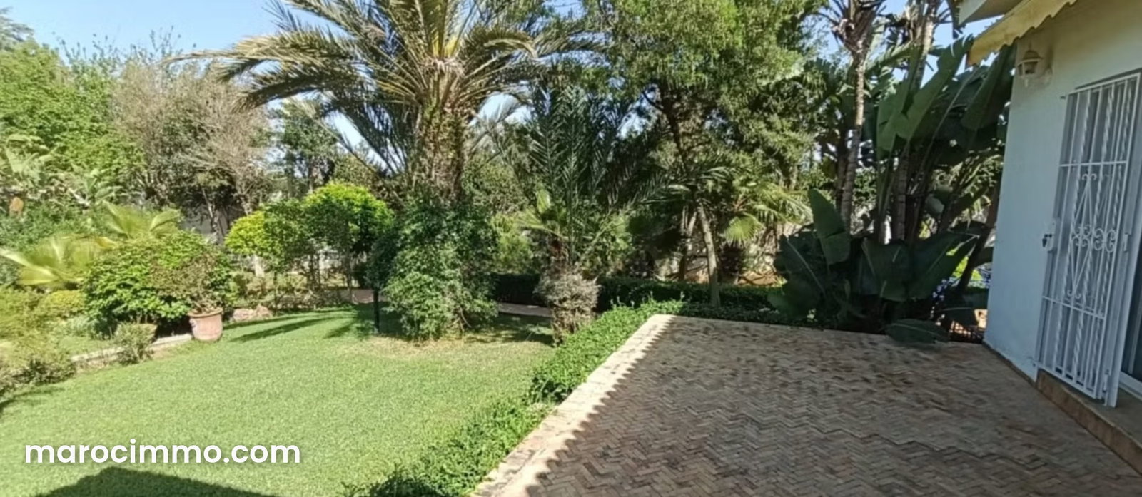 فيلا فسيحة للإيجار بحي السويسي في الرباط — الرباط