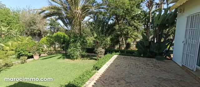 Superbe villa familiale 4 chambres à Souissi — Rabat
