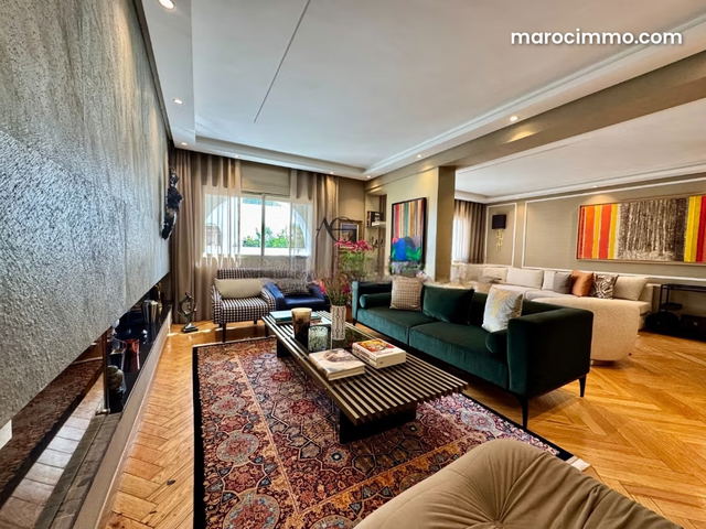 Appartement entièrement rénové à la location — Casablanca