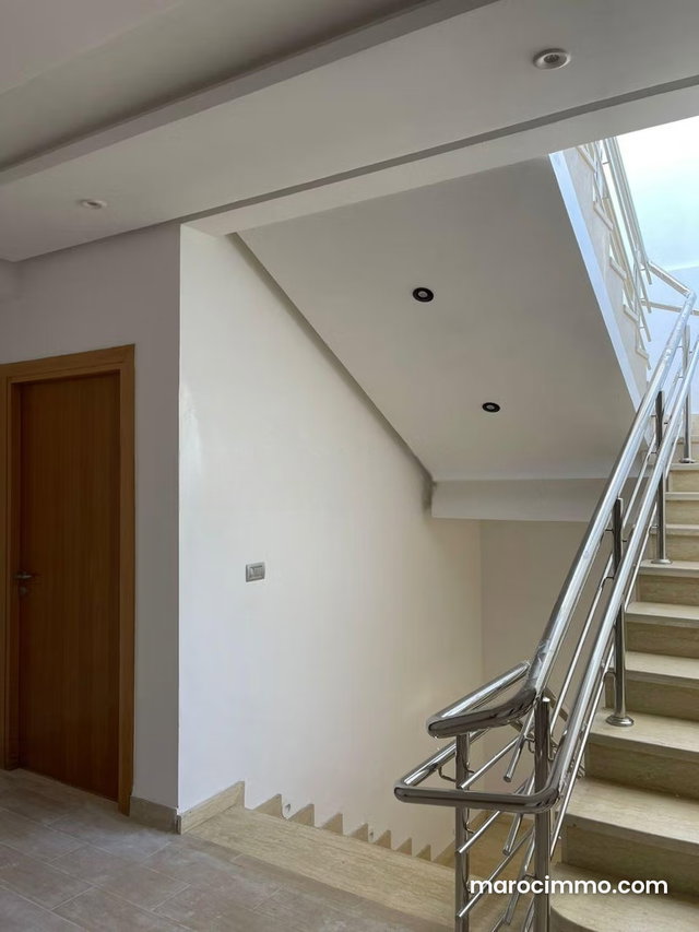 Villa neuve à Louer — 4
