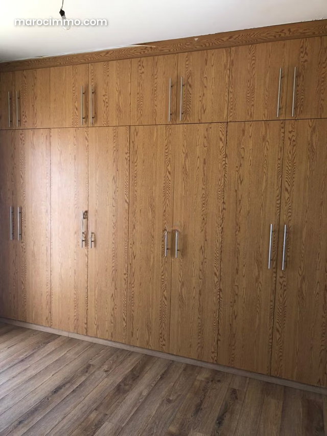 Bel appartement à vendre à Haut Agdal. 5 grandes pièces. Porte blindée, salon marocain traditionnel — 5